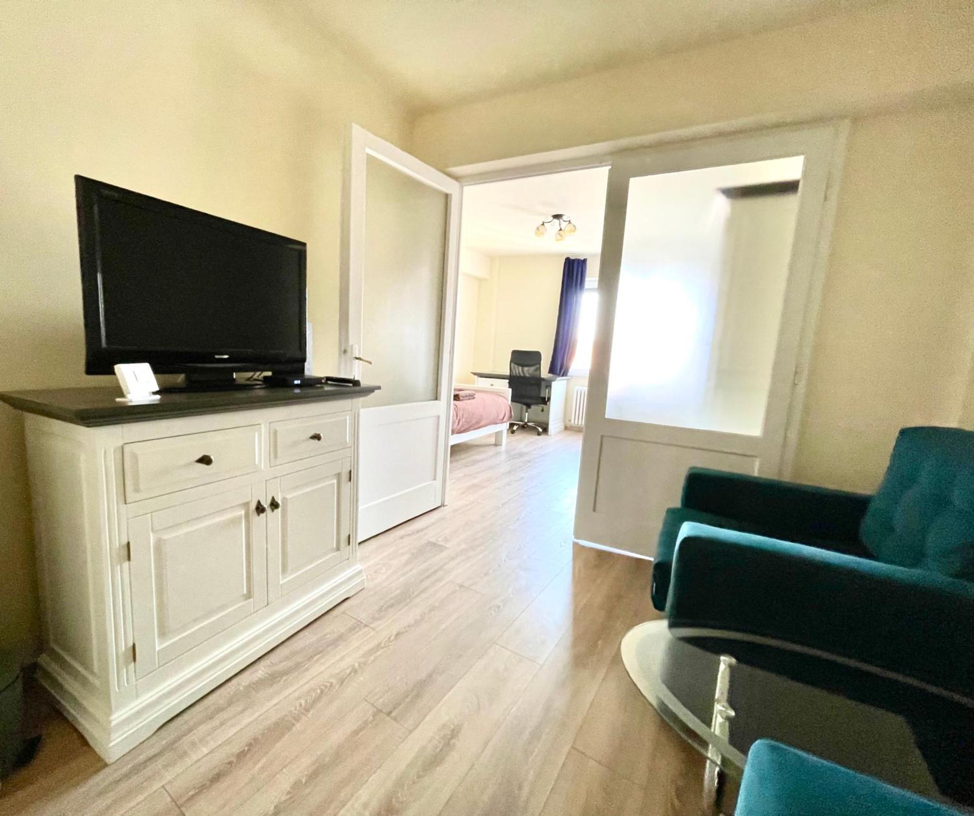 Cozy Central One Bedroom Cluj-Napoca Exterior photo